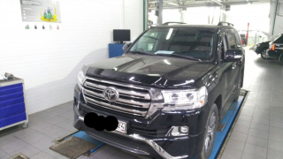 Toyota Land Cruser 200