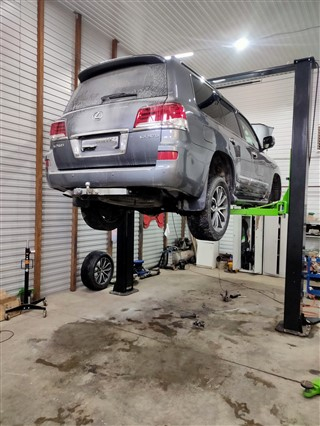 Lexus 570