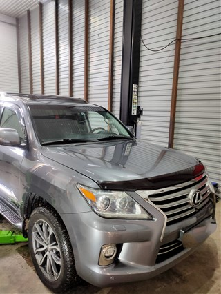 Lexus 570