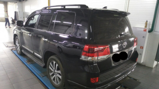 Toyota Land Cruser 200